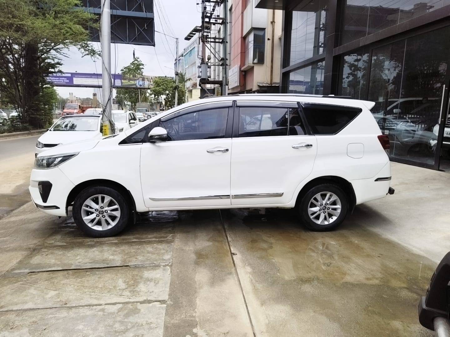 2018 TOYOTA KIRLOSKAR MOTOR PVT LTD INNOVA CRYSTA 2.4 V