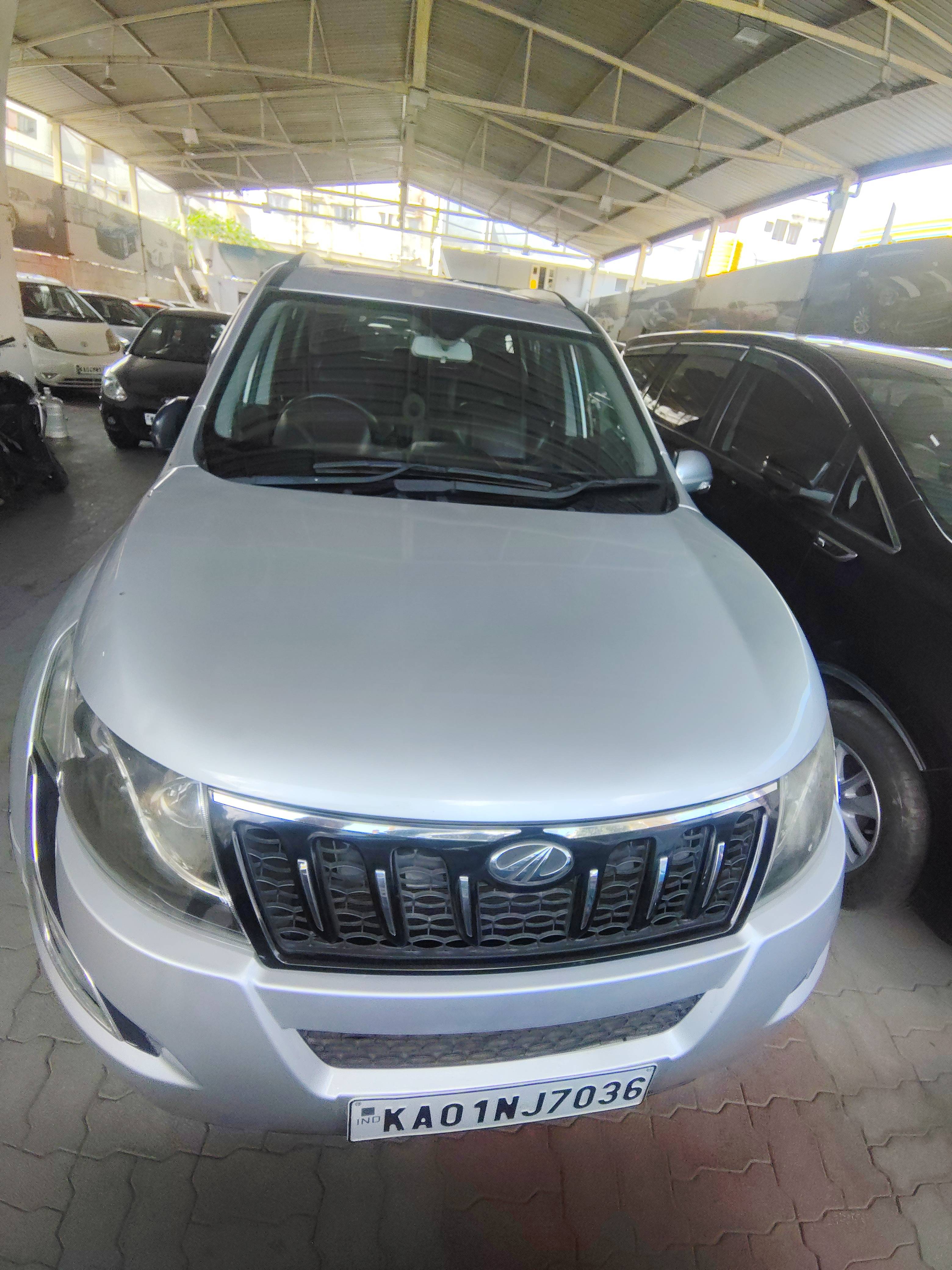 2017 MAHINDRA & MAHINDRA LIMITED XUV500 R 1.99 FWD W10
